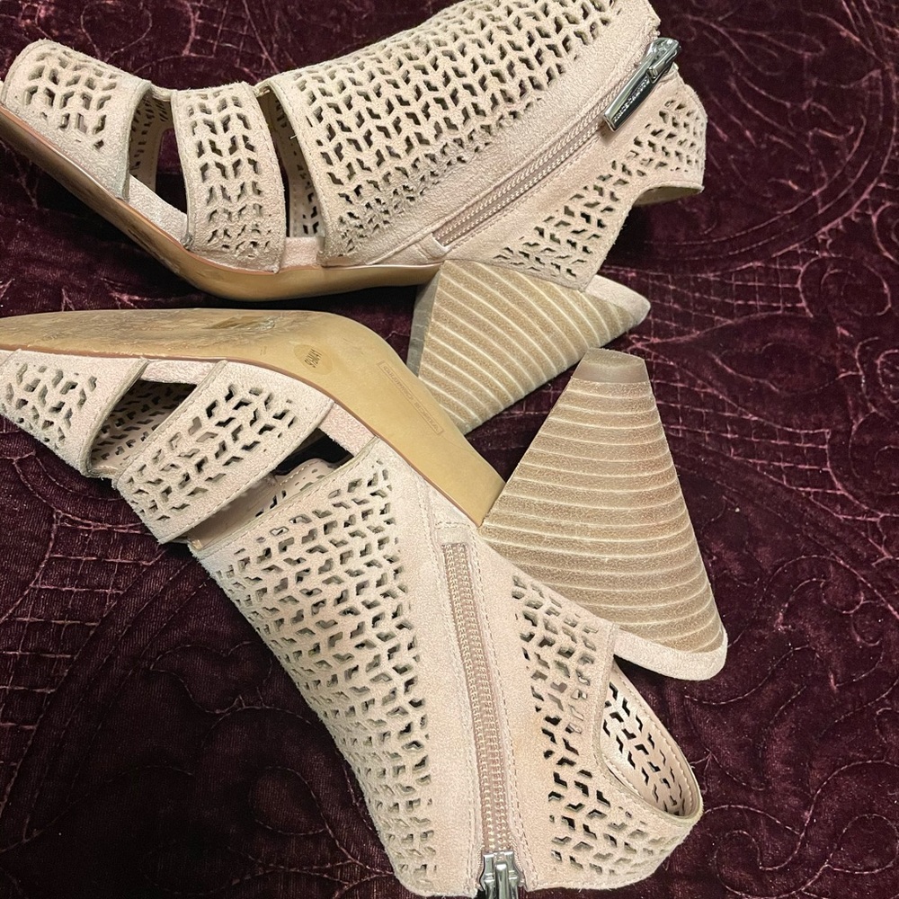 Shoes - Picture 7 of 11